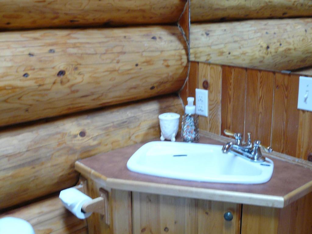 Hitching Post Resort Kelowna Bilik gambar