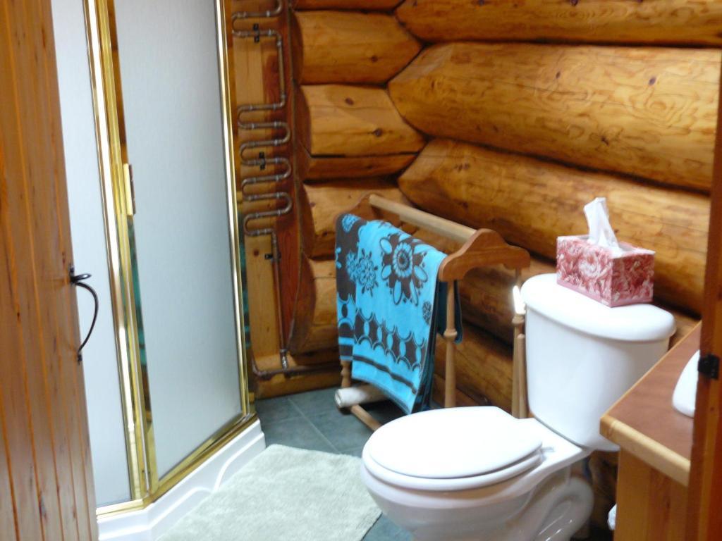 Hitching Post Resort Kelowna Bilik gambar