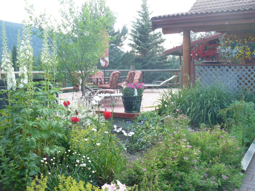 Hitching Post Resort Kelowna Bilik gambar