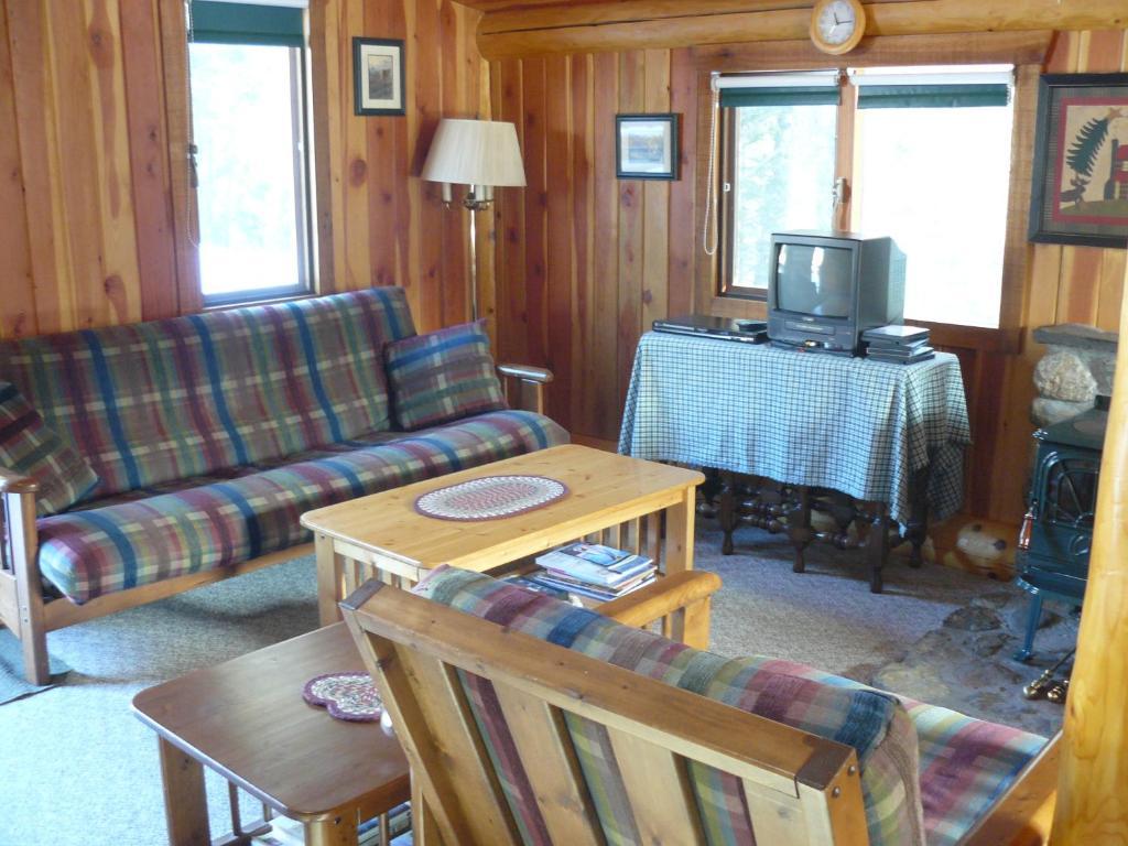 Hitching Post Resort Kelowna Bilik gambar