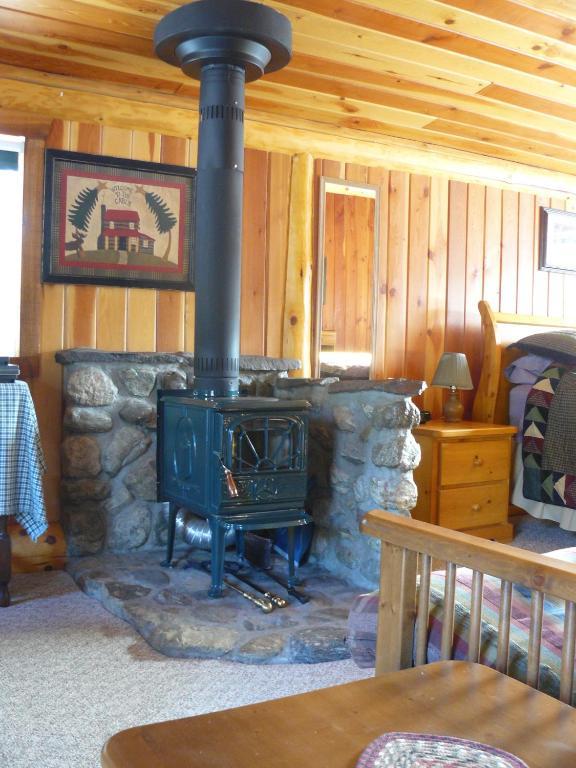 Hitching Post Resort Kelowna Bilik gambar