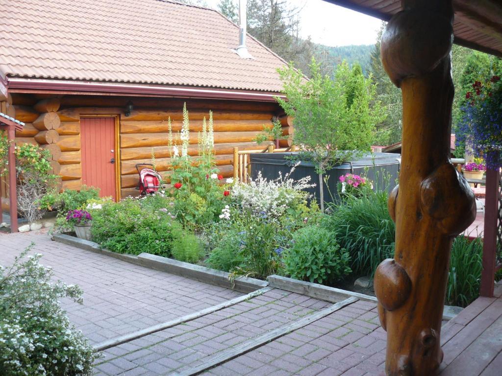 Hitching Post Resort Kelowna Bilik gambar