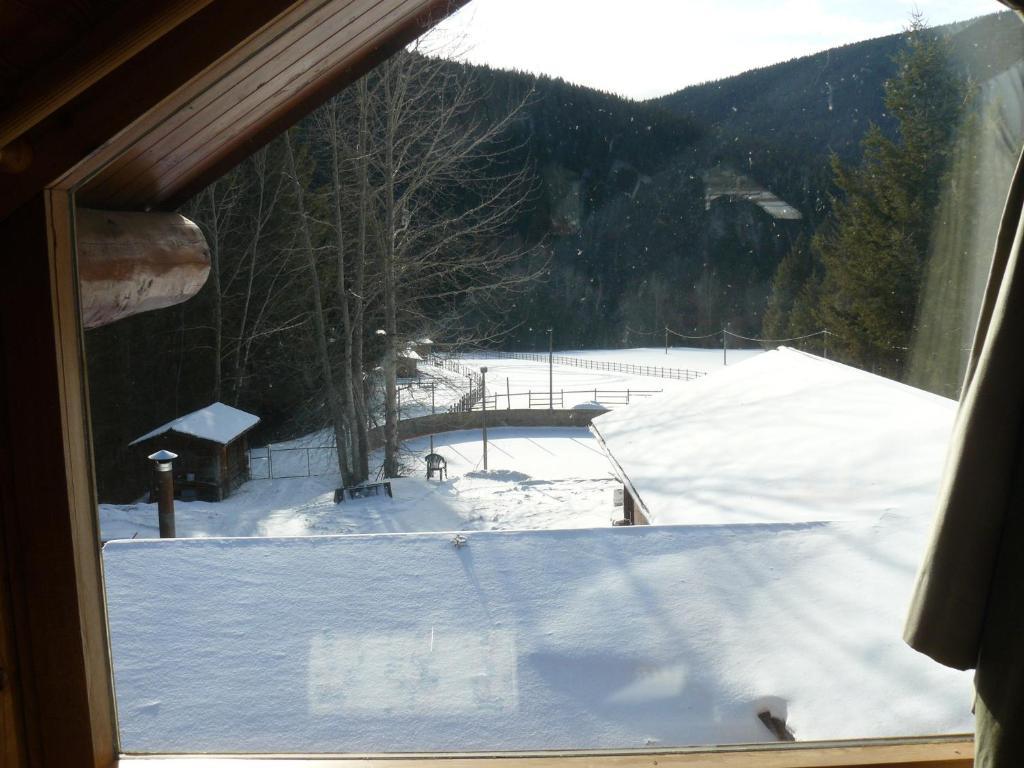 Hitching Post Resort Kelowna Bilik gambar
