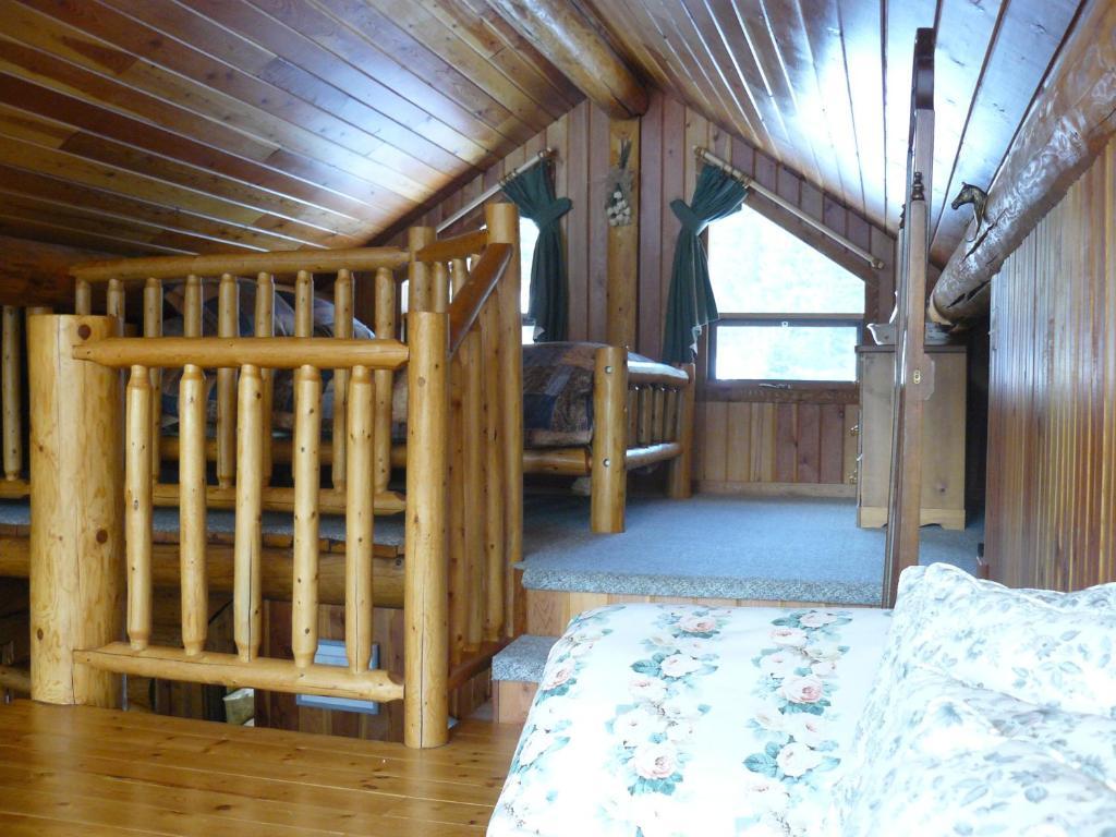 Hitching Post Resort Kelowna Bilik gambar