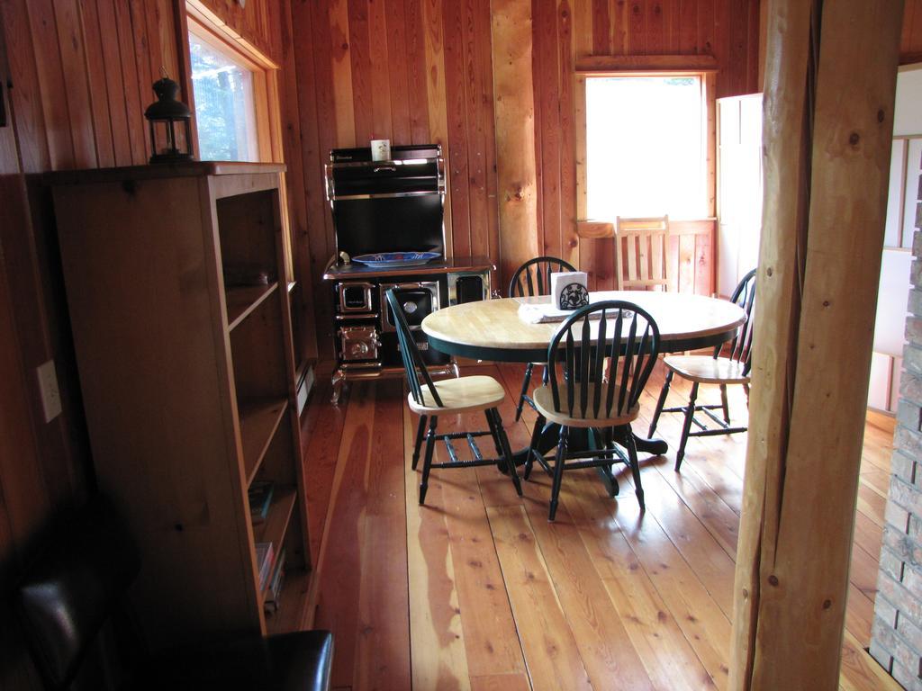 Hitching Post Resort Kelowna Luaran gambar
