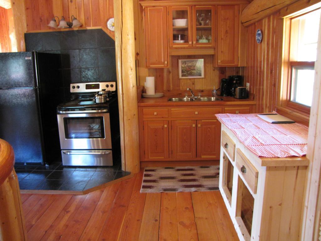 Hitching Post Resort Kelowna Luaran gambar